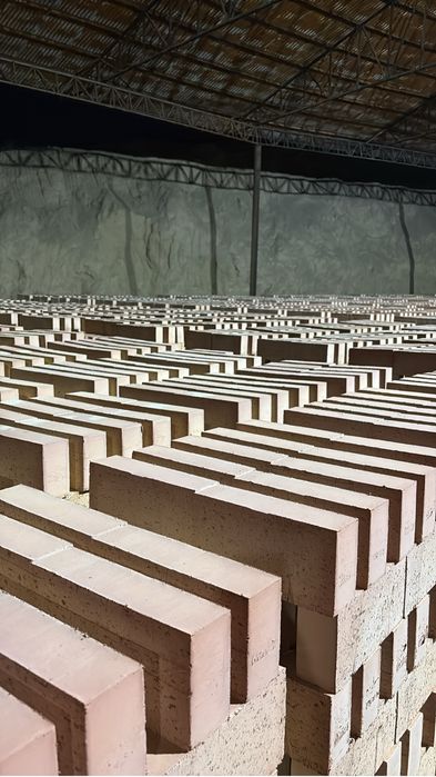 Жженый красный кирпич