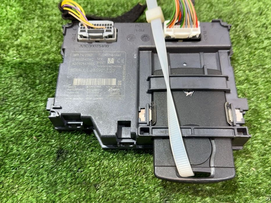 CONTACT SI START RENAULT CLIO 4 1.2 BENZINA 2016 COD OEM A2C30075500 285905719R 2012-2018