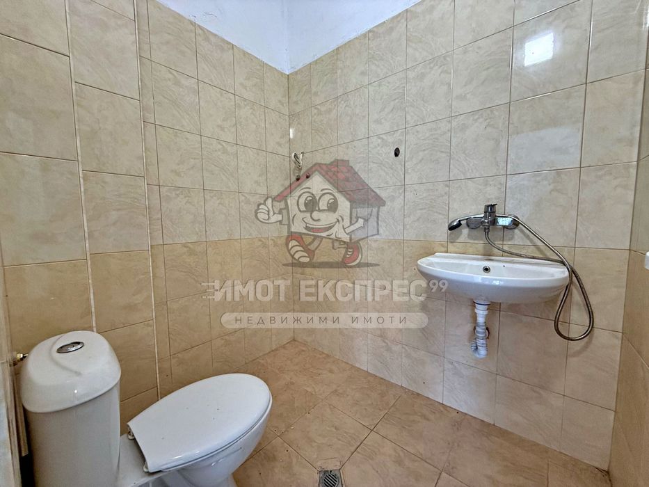 Магазини ново строителство, партер, за продажба, кв.Стадиона