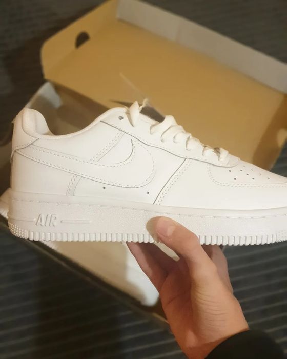 AF1 Low Triple White