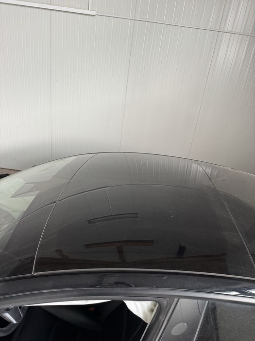 Централна парорама Tesla model 3