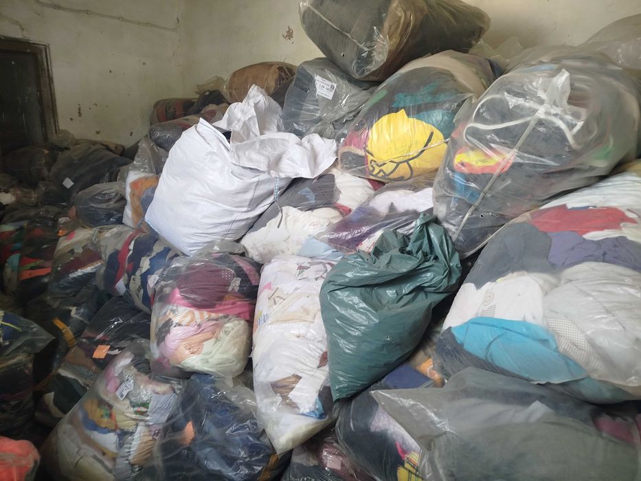 Дрехи втора употреба на едро!