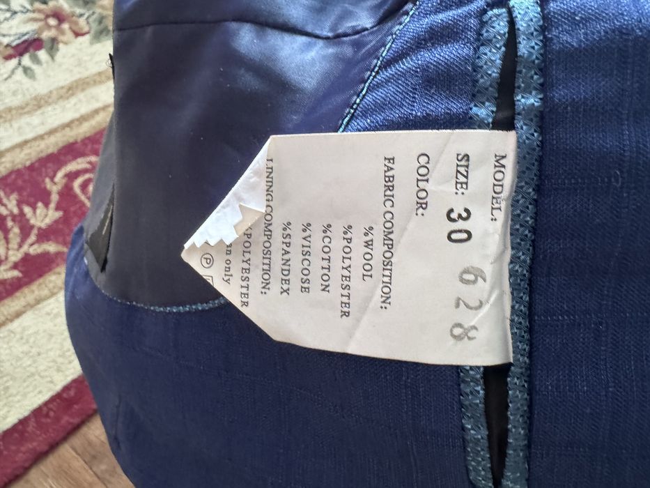 Классический костюм( тройка)