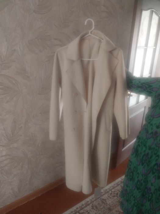 Продаётся пальто новый