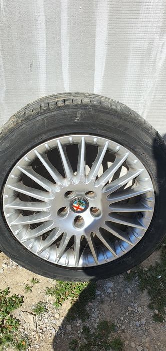 Vând jante cu cauciucuri alfa romeo