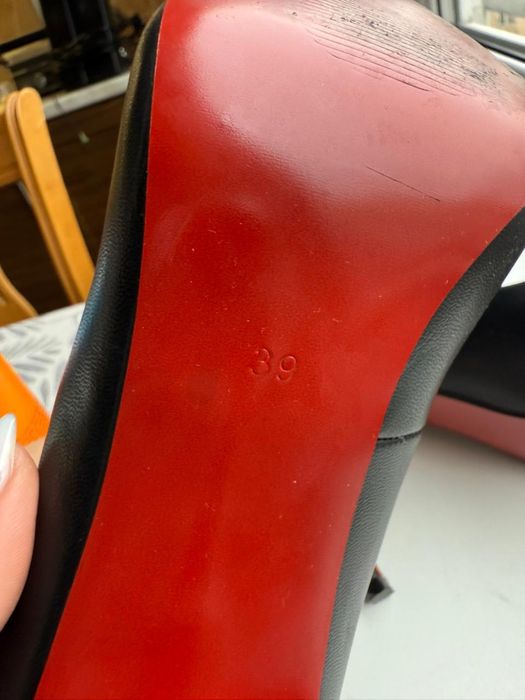 Туфли классические шикарные