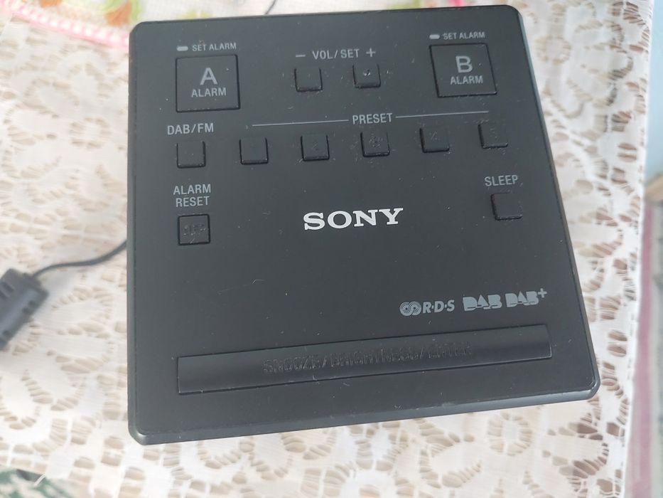 Radio cu ceas Sony XDR-C1DBP
