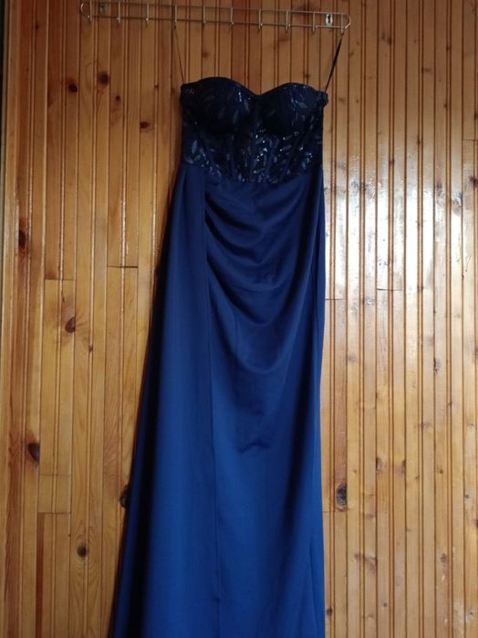 Синя бална рокля