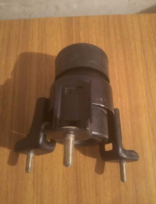 Подушка двигателя,передняя, правая -Lexus ES300; Toyota Camry,Windom !