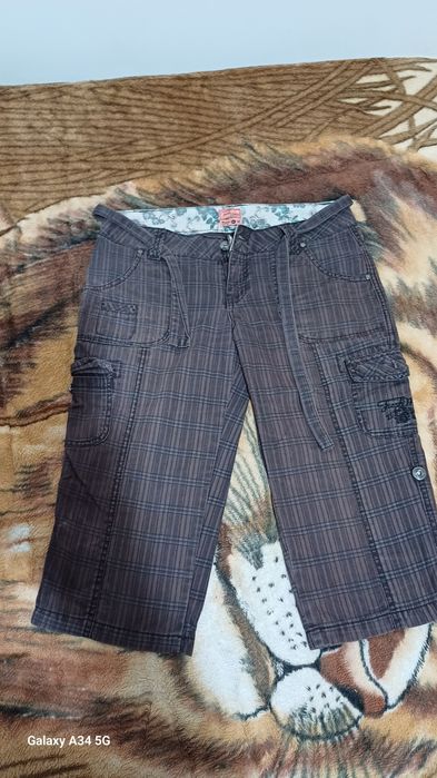 Pantaloni 1/3(trei sfertuti)- dama