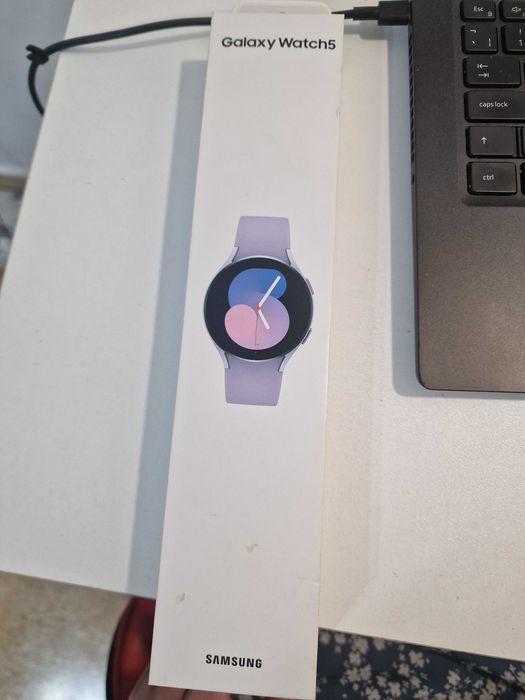 Vand ceas Samsung Galaxy Watch5 (40mm, modelul din imagine)