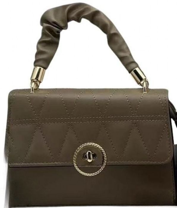 Чаровна дамска чанта в комплект с портмоне