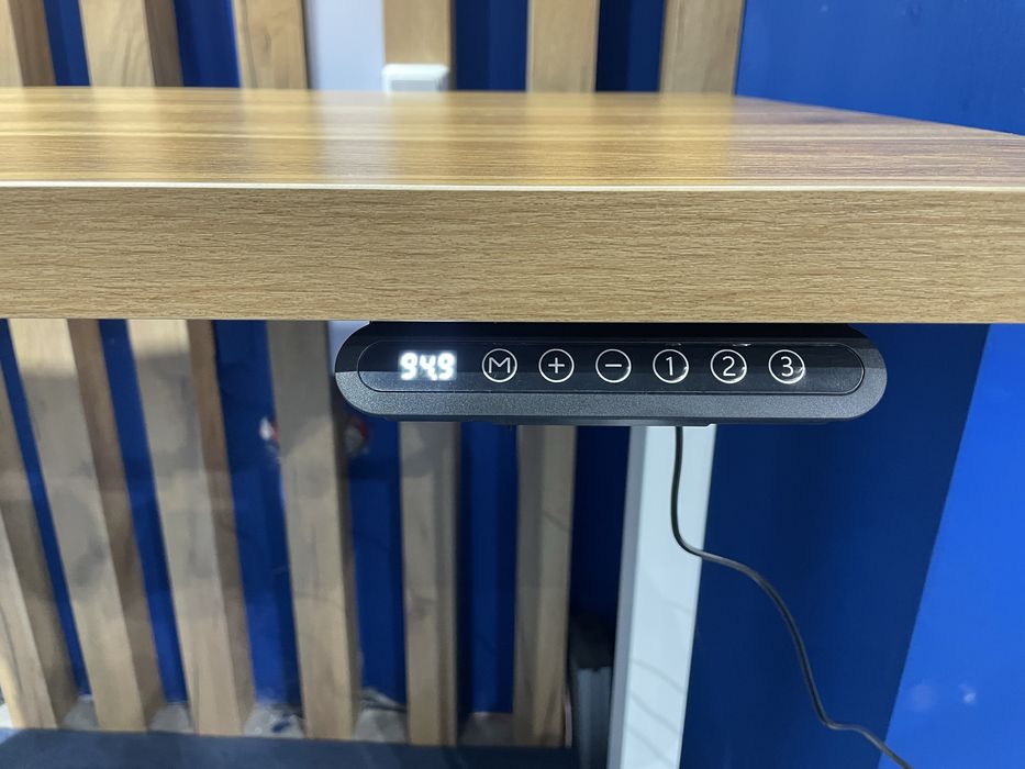 Письменный стол с электро подьемником