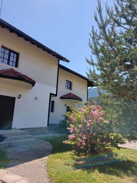 Дава се под наем Тристаен апартамент в Банско - 132 кв.м за 900 € - Снимка #15