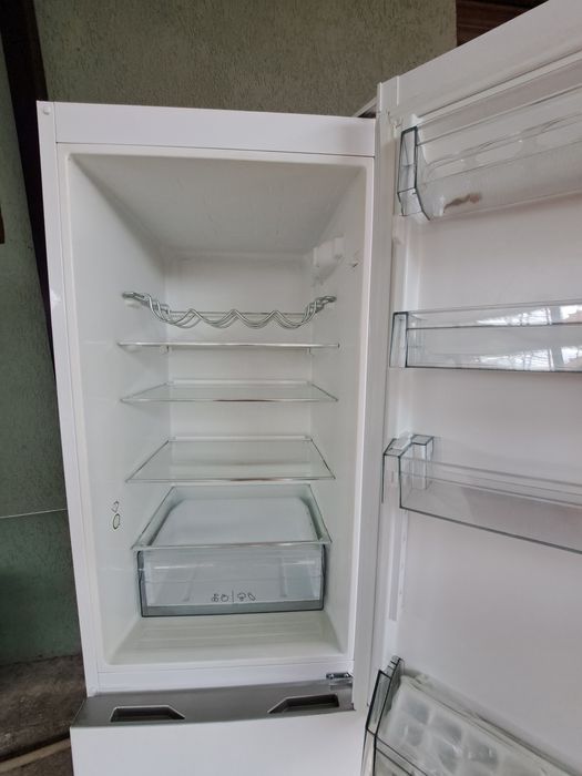 Combină frigorifică Sharp