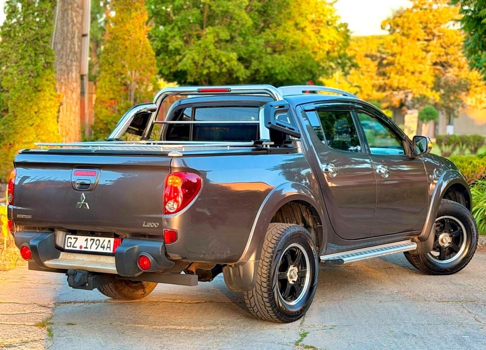 - IMPECABIL Mitsubishi L200 2.5Di-D178cp 2015 EURO 5 LIMITED EDITION Full