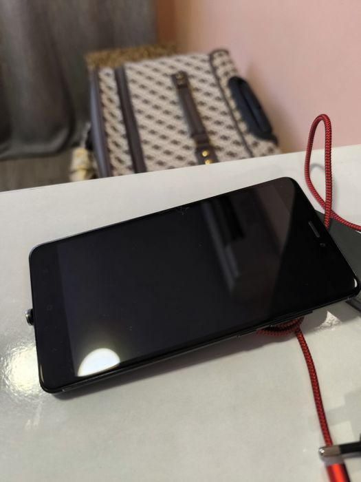 Xiaomi redmi note 4 със  зарядно