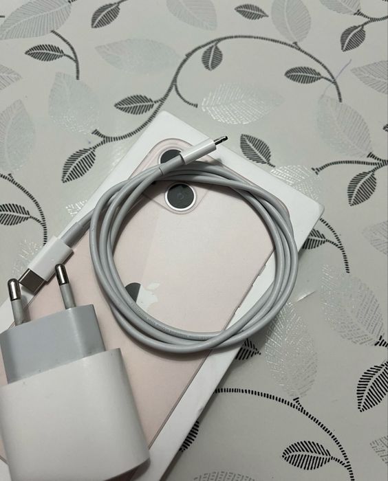 Продам оригинальный зарядка на iphone