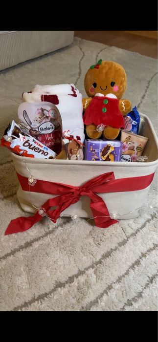 Christmas basket secret santa cadou Craciun