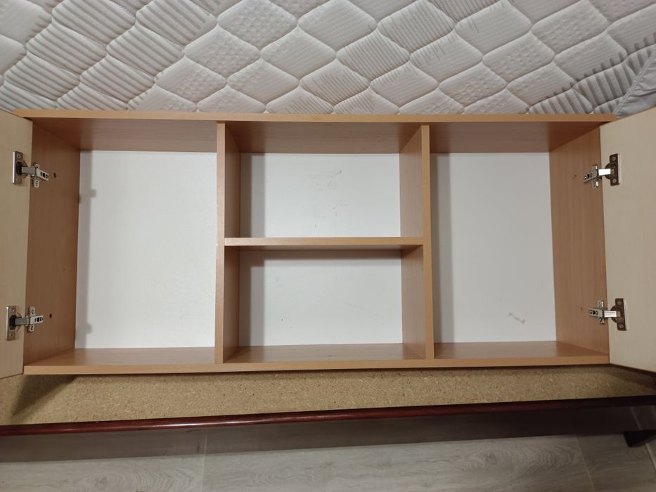 Отдам даром полку и кровать