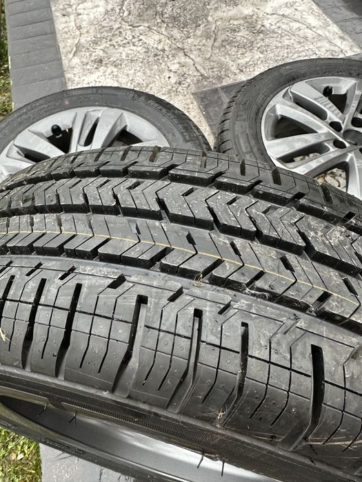 anvelope NOI.0km. Ford traveller/peugeot/ toyota 215/60/17C michelin