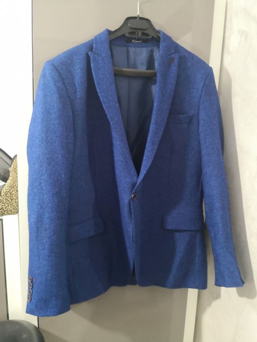 Vând sacou impecabil