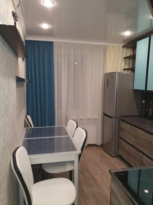 Продам 2х ком квартиру район в парковой зоне 32400