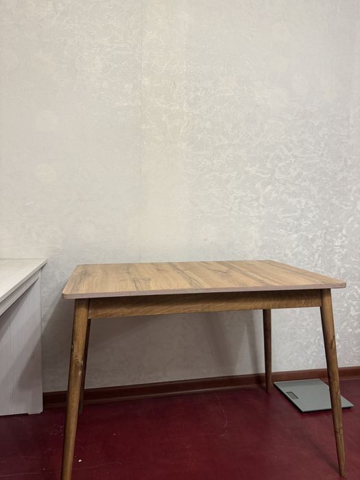 Продам хороший стол 100х60