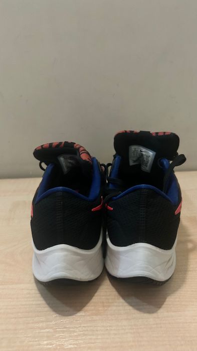 Nike кроссовки женские