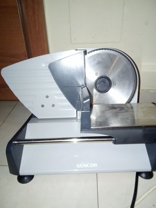 Трион за колбаси