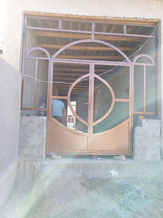 Naves reshotka darvoza
