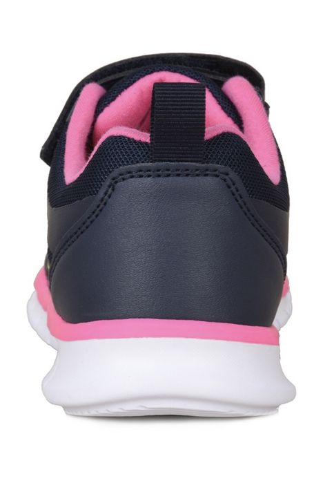 Новые. Качественные кроссовки.