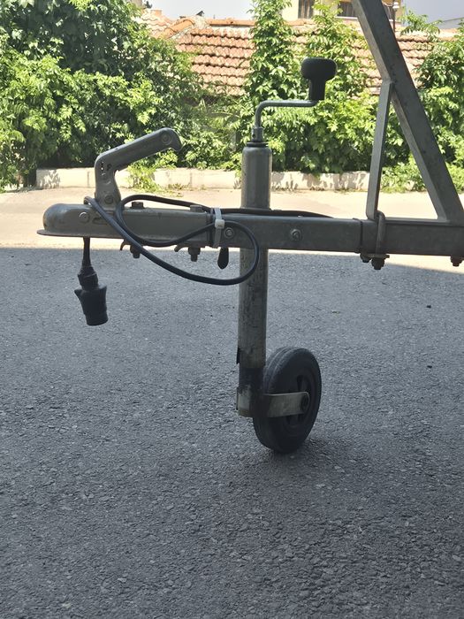 Лодка Варан +колесар