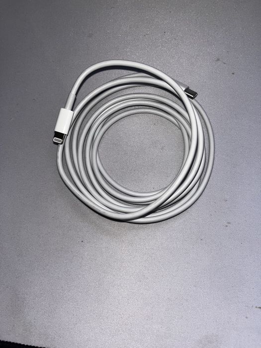 ново зарядно за iphone 11 до 14 на няколко дена