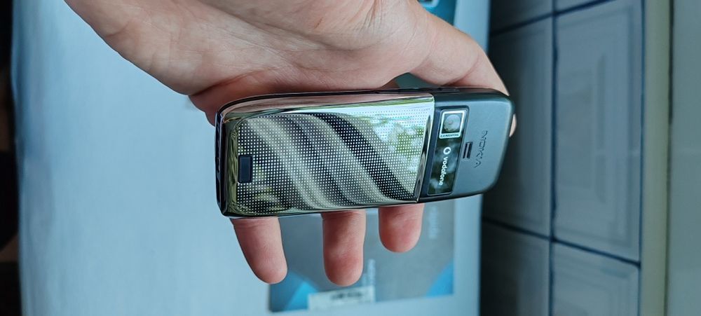 Vand Nokia E 51 Silver
