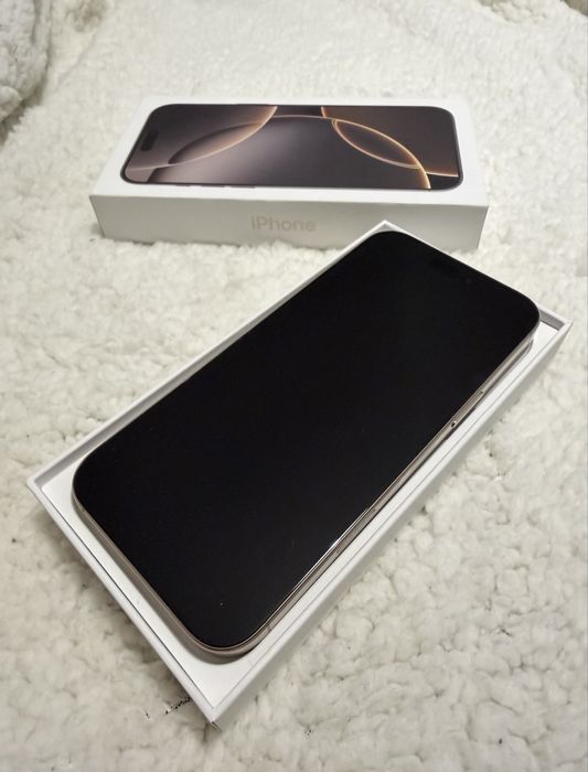 16 Pro Max 256GB Desert Titanium