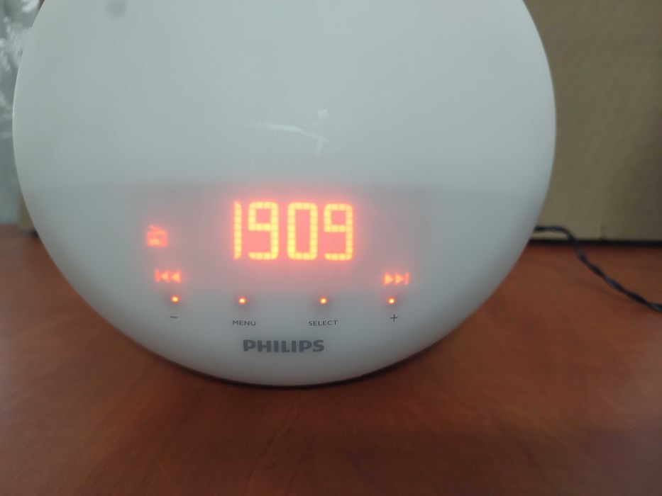 Radio FM cu ceas Philips HF3510 LED Wake-up Sunrise Simulation Solara