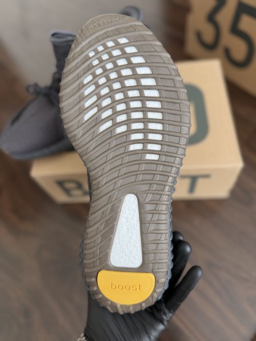 Adidas Yeezy 350 V2