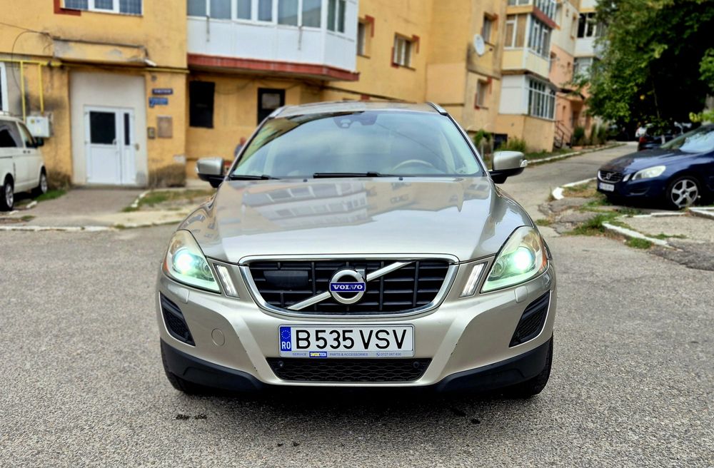 Volvo Xc60 D5 SUMMUM / 2.4 / 4x4