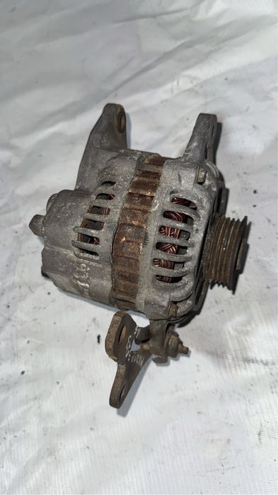 Привозной генератор Mazda 323