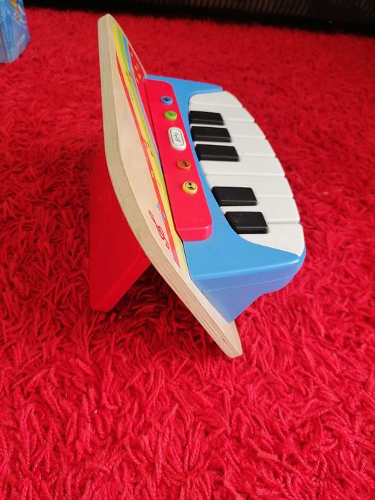 Детско дървено пиано