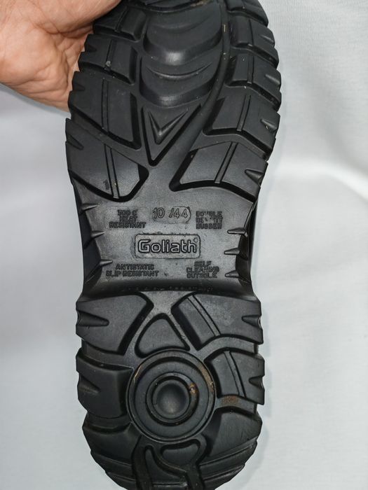 Здрави и удобни мъжки предпазни боти от естествена кожа GOLIATH №44