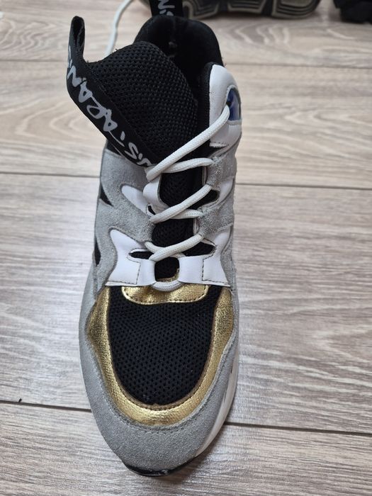 Продаю кросовки и уги