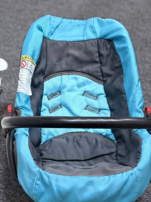 Автокресло 0+  и  принадлежности для ванночки. Avtokreslo 0+