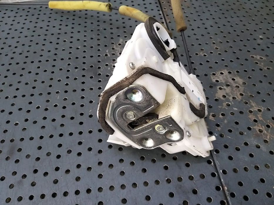 Broasca usa stanga spate mazda 6