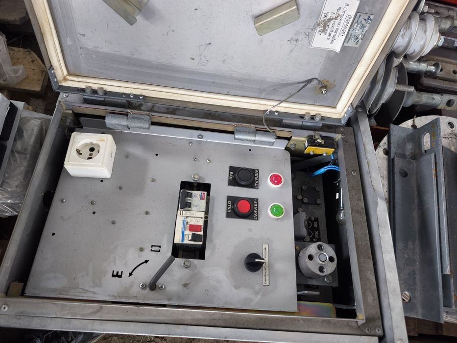 Привод разъединителя ПД 14