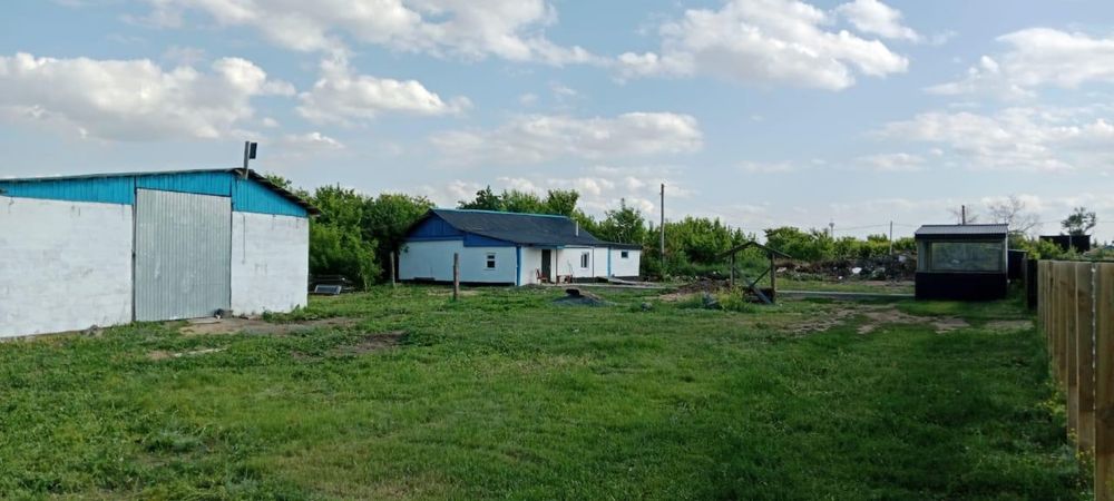 Продаю дом с базой