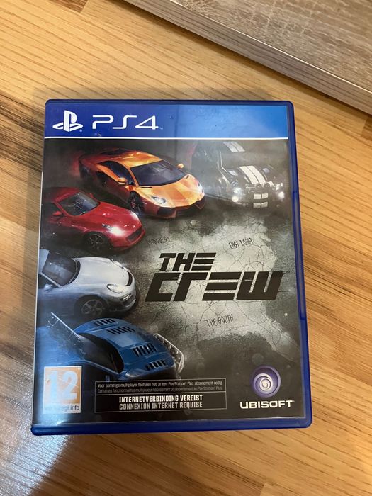 Плейстейшън 4 слим с 2 контролера и 9 игри