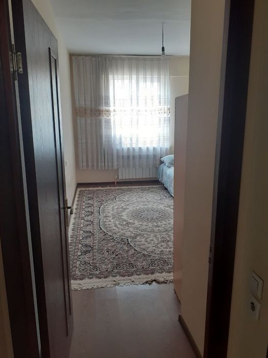 Kvartira sotiladi 90 kv