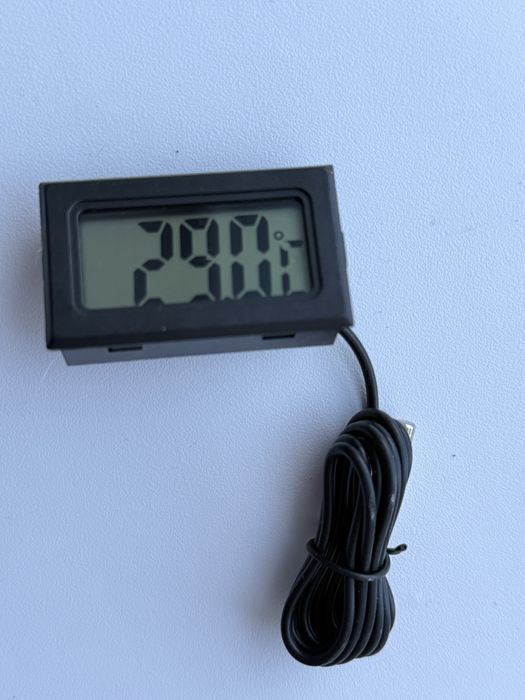 Термометр с выносным датчиком
